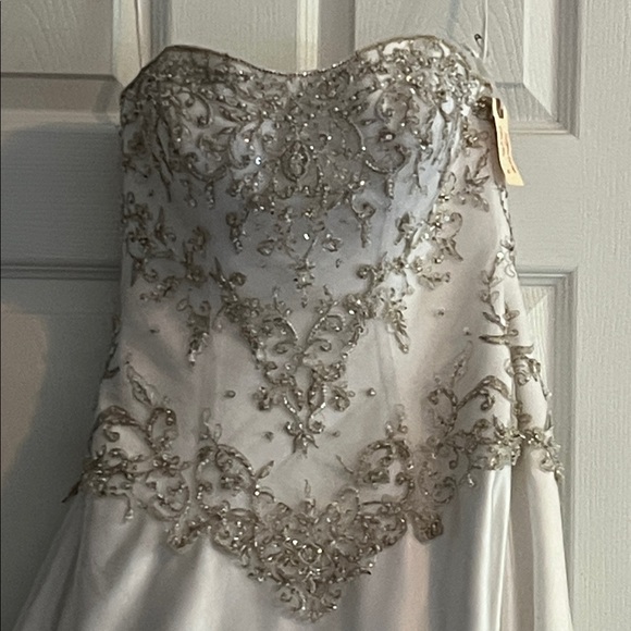 Dresses & Skirts - NWT- sample White Strapless Gown with Silver Detailing
